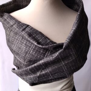 Wełna cena za 0,5mb szara krata (G7)