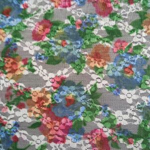 Tkanina koronka wzór kwiaty cena za 05,mb (KO1)