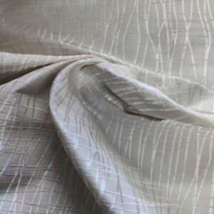 Jedwab 100 % seide nieregularny wzór ubrania dekoracje c. za 0,5m B72