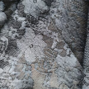 Tkanina koronka wzór kwiaty cena za 05,mb(KO3) czerń