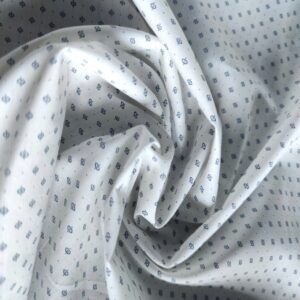 Koszulowa tkanina sukienka biały złamany z granatowym wzorem KO20 c/za0,5mb